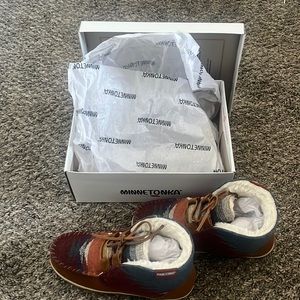 Minnetonka Shoes